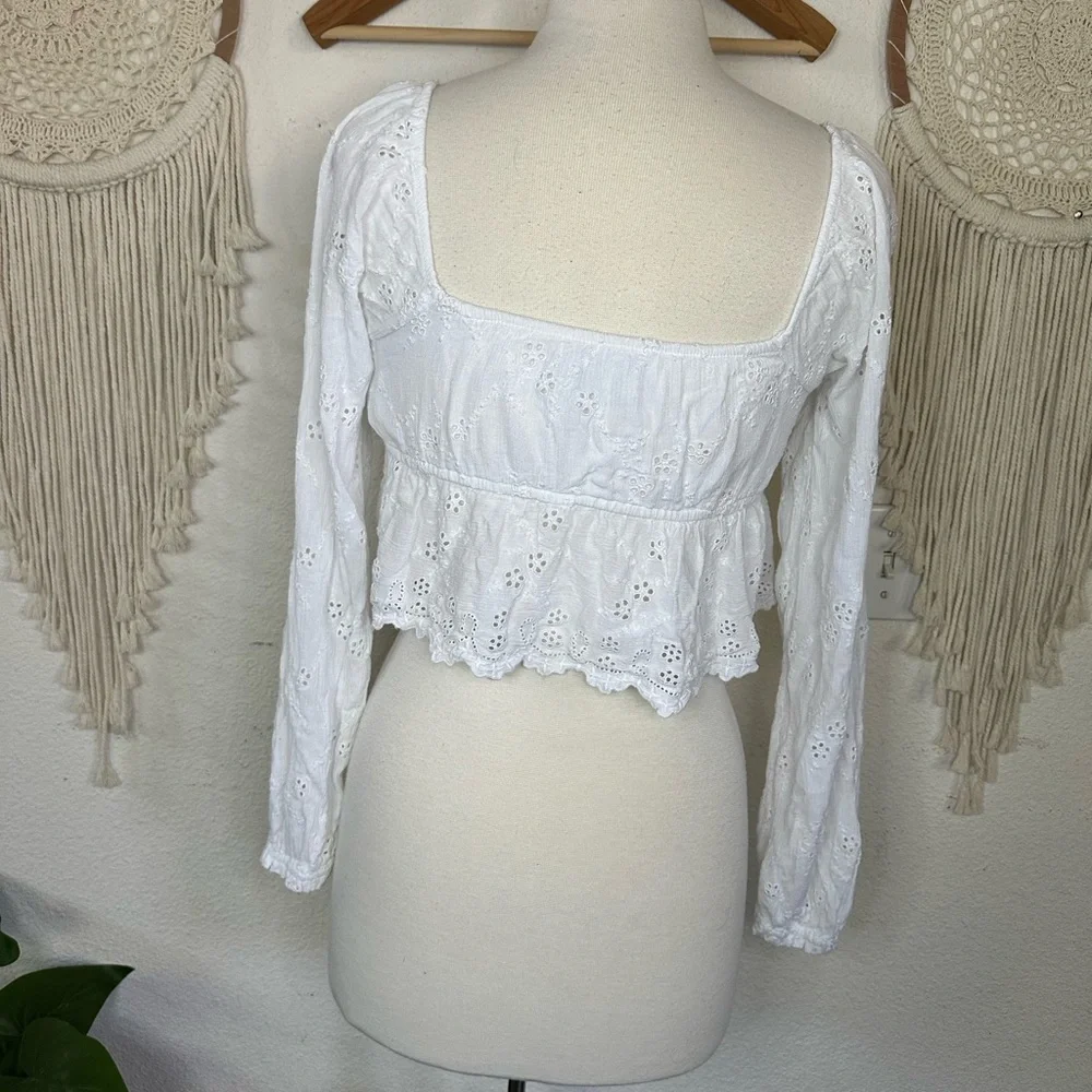 Hollister White eyelet detail Long Sleeve Crop Blouse Medium